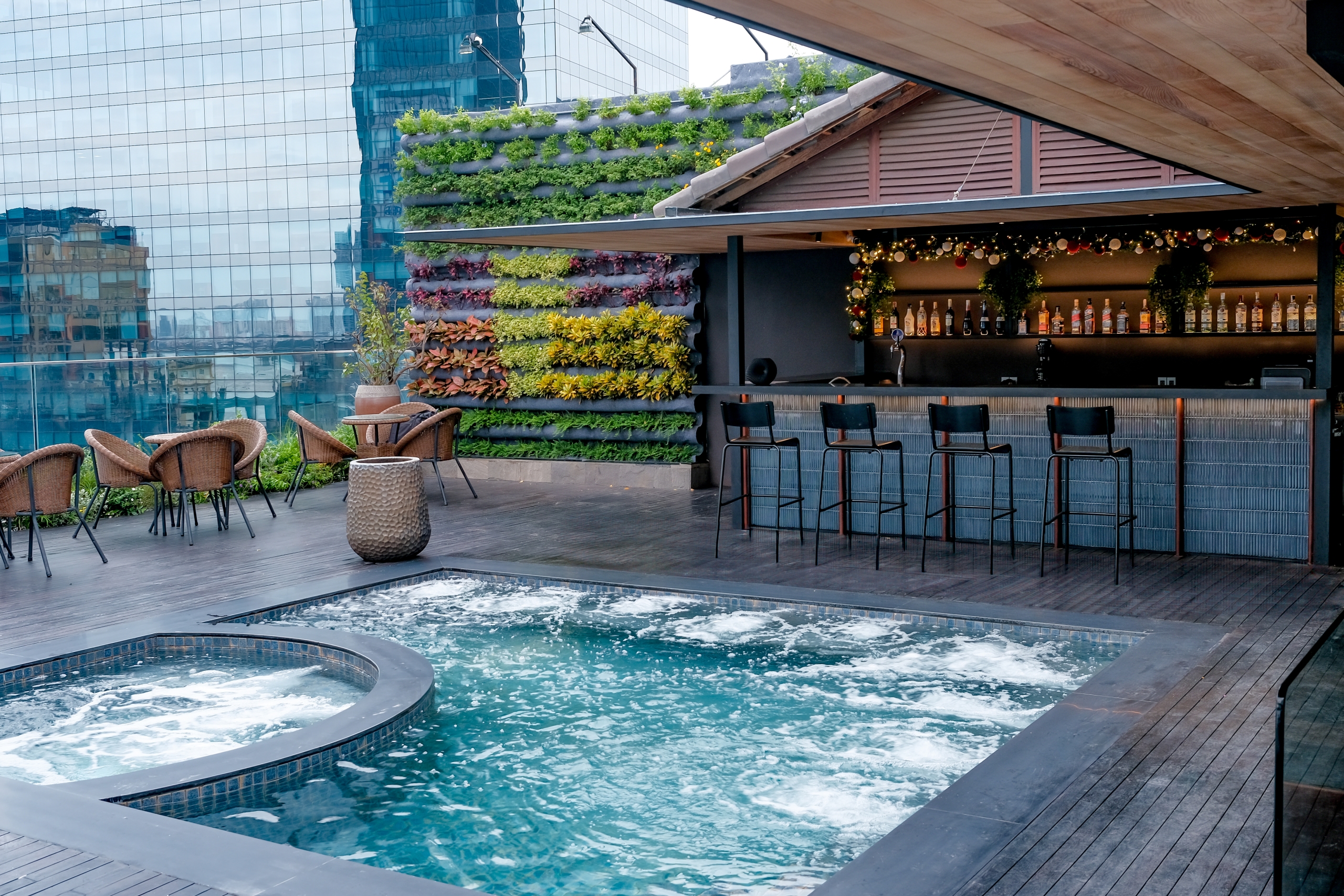 Rooftop Outdoor Jacuzzi Rooftop Outdoor Jacuzzi
